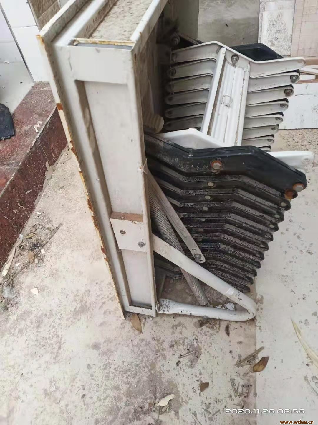 ¥